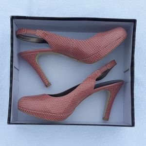 MODA Sling back closed toe pumps